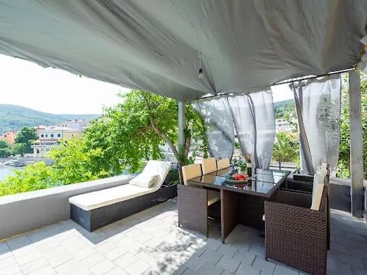 Apartmani Ella Rabac 0*,