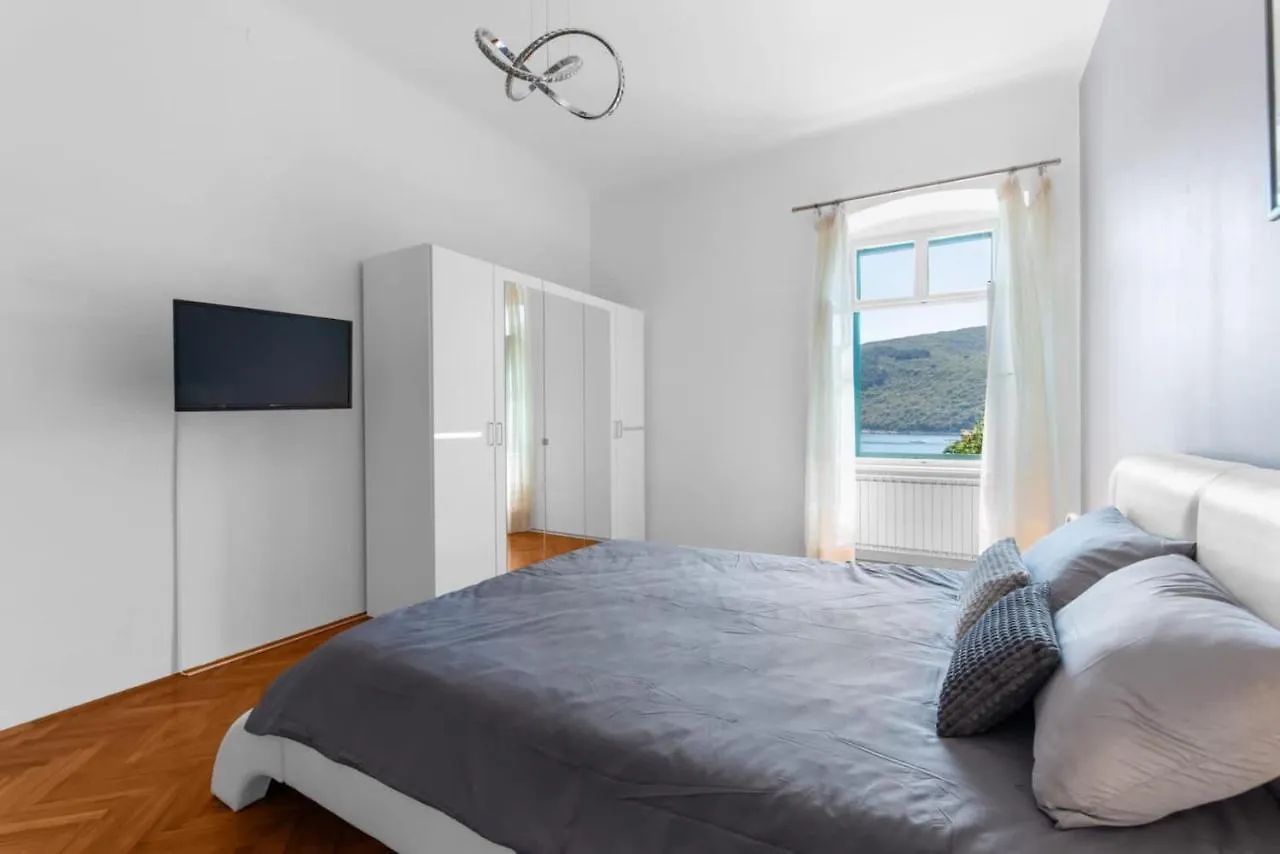Apartment Apartmani Ella Rabac Croatia