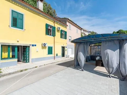 Apartmani Ella Rabac Apartment