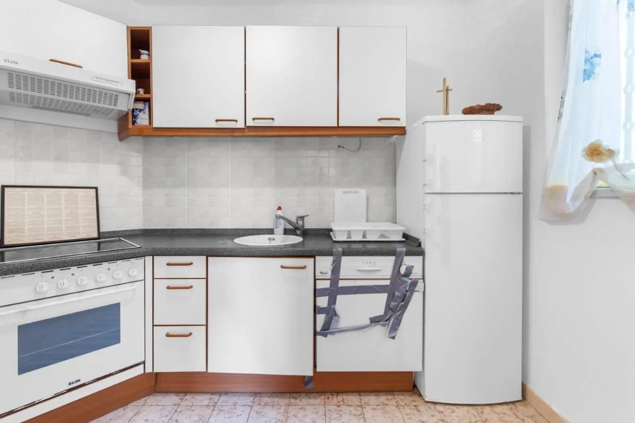 Apartmani Ella Rabac 0*,  Croatia